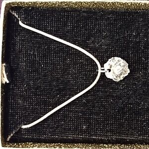 Silver tone Rose Pendant w/22" Silver tone Rope chain (RFL)